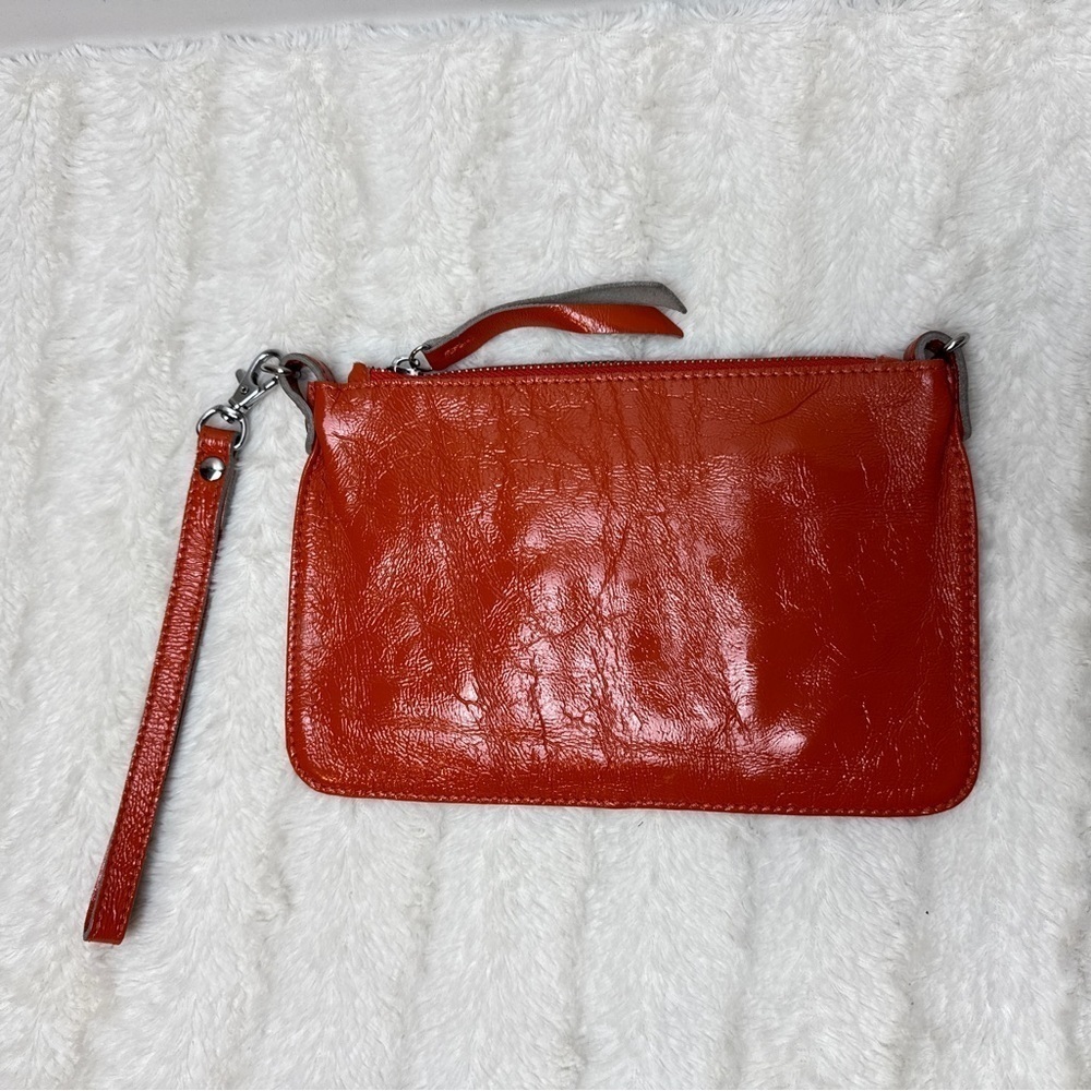 DISSONA Italy - orange patent leather wristlet. - Picture 5 of 7